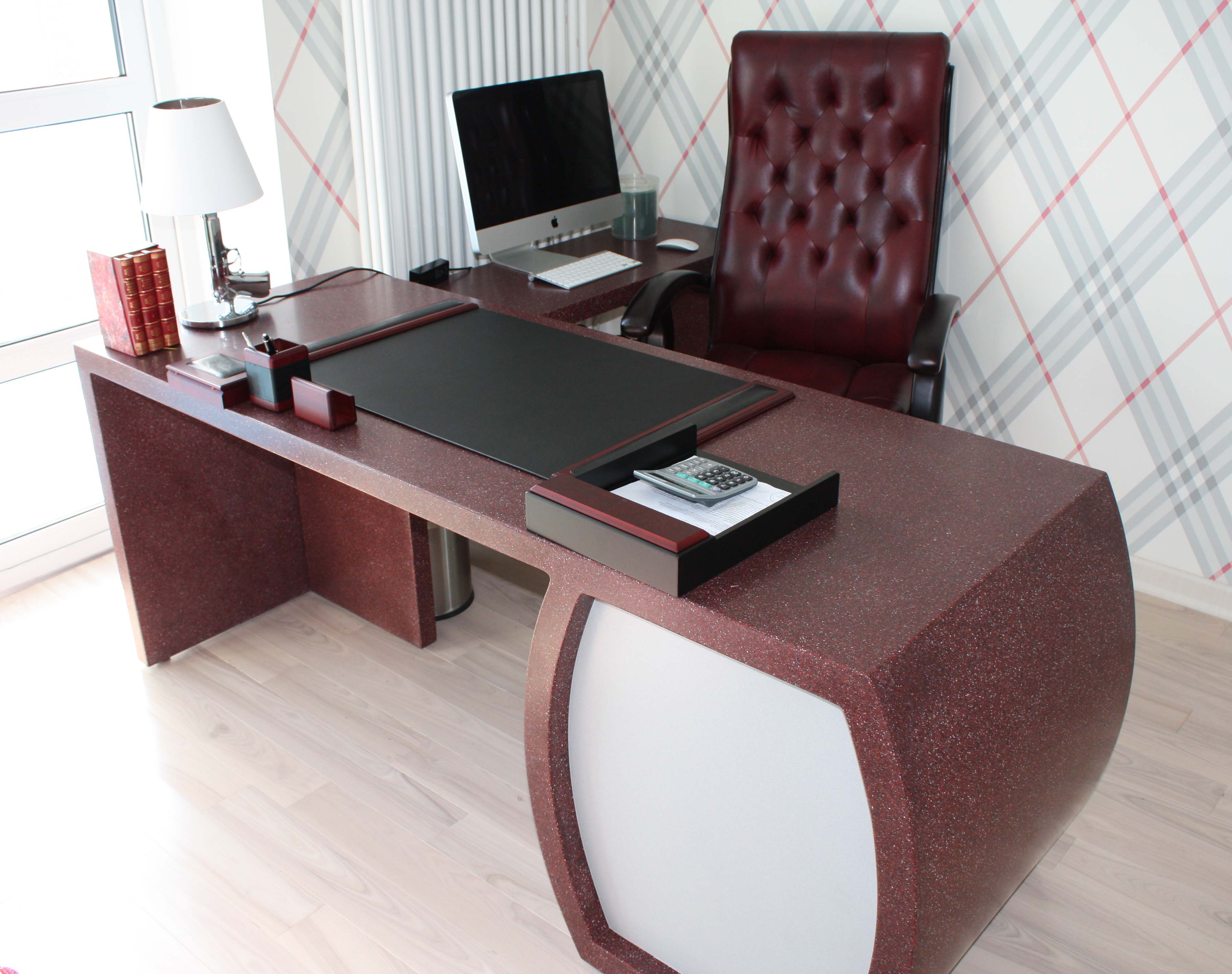 Современный письменный стол с подстольем из искусственного камня | ООО Интердек